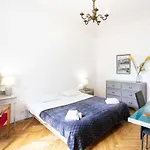 Holidays - Charmant, Authentique, 3 Chambres, Calme, Palais & *