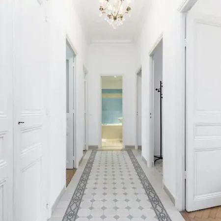 Apartment Holidays - Charmant, Authentique, 3 Chambres, Calme, Palais & Cannes