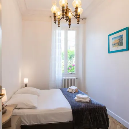Apartment Holidays - Charmant, Authentique, 3 Chambres, Calme, Palais & Cannes