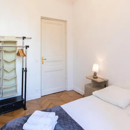Holidays - Charmant, Authentique, 3 Chambres, Calme, Palais & Apartmán Cannes