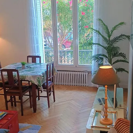Holidays - Charmant, Authentique, 3 Chambres, Calme, Palais & Apartmán