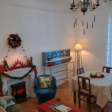 Апартаменты Holidays - Charmant, Authentique, 3 Chambres, Calme, Palais & *
