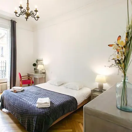 Holidays - Charmant, Authentique, 3 Chambres, Calme, Palais & Апартаменты *